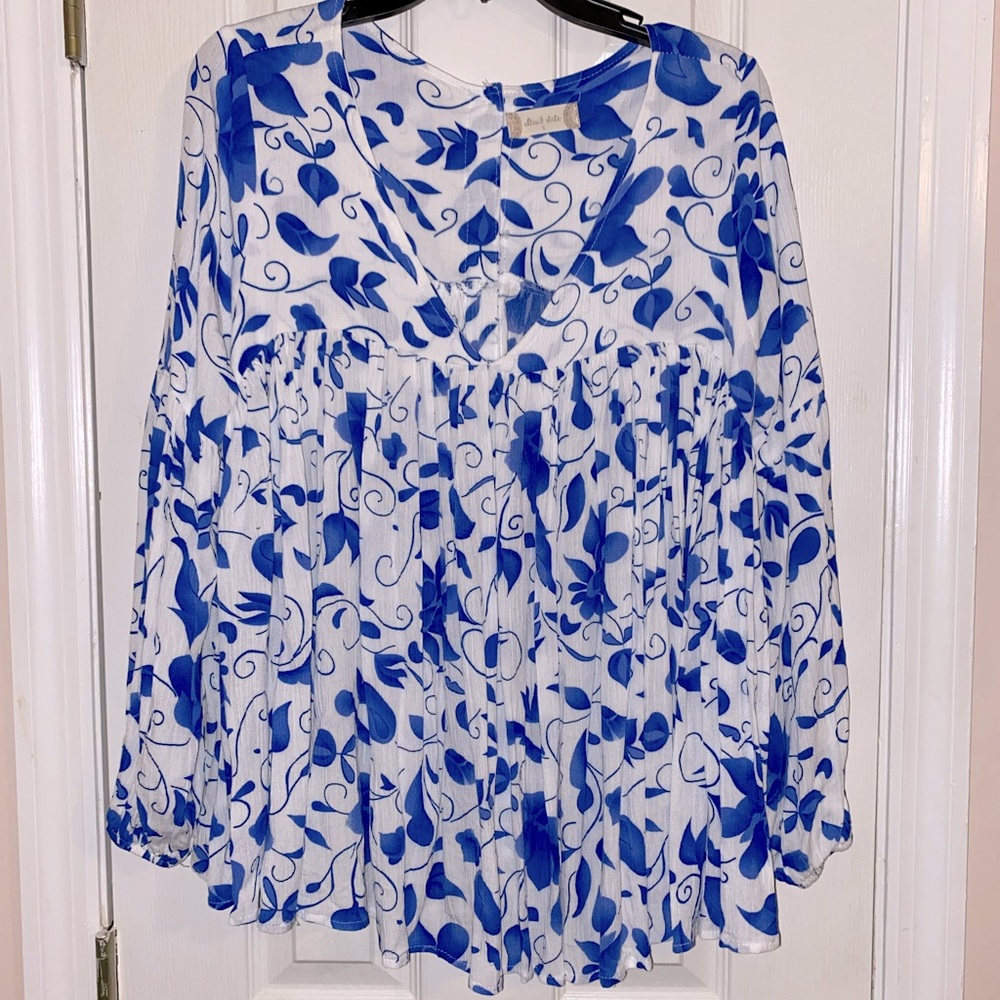 SMALL Altar’d State Long-sleeve Blouse